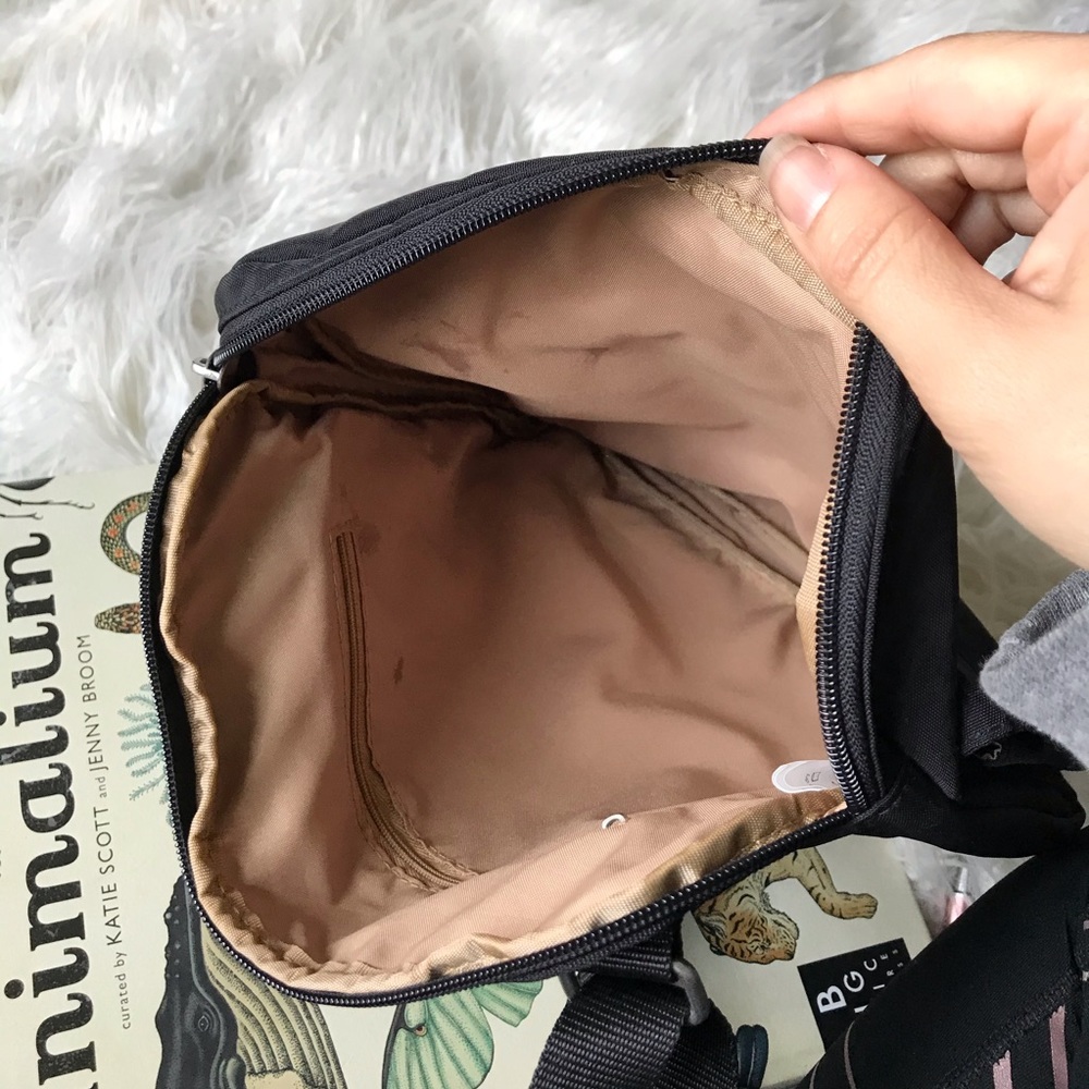 Baggallini‎ black canvas travel crossbody bag - Picture 4 of 5